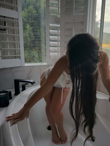 Full leaked Alahnaly private onlyfans photo