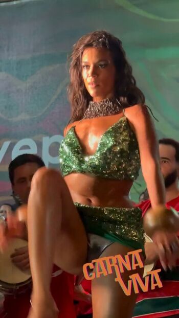 Alane Dias