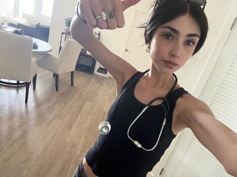 Alexa Mansour