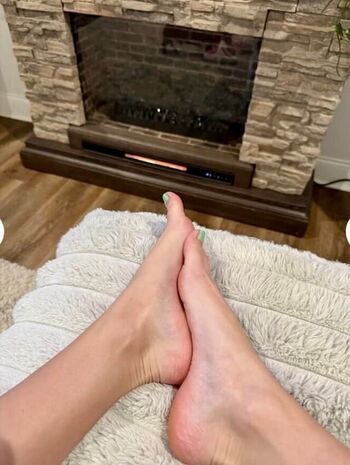 Amateur Foot Fetish Content