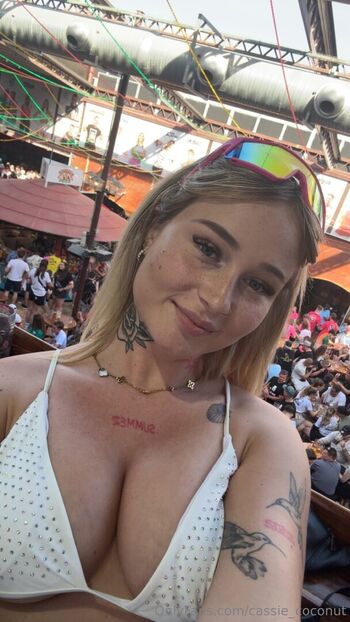 cassie_coconut_