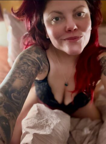 Corinne Leigh
