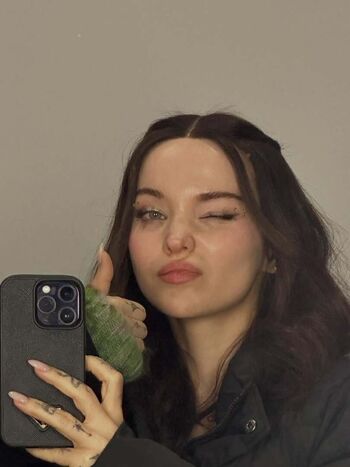 Dove Cameron