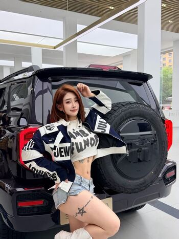 Hitomi Songyuxin