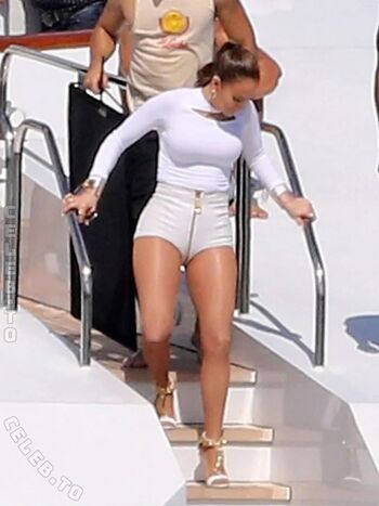 Full leaked Jennifer lopez private onlyfans photo