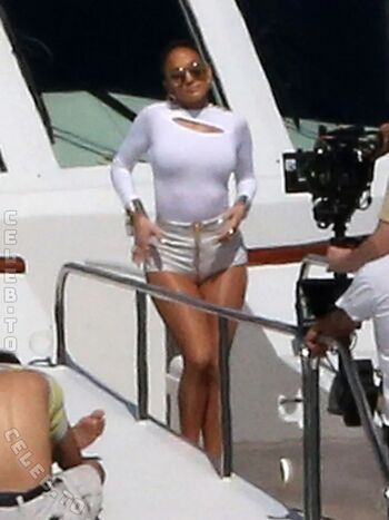 Full leaked Jennifer lopez private onlyfans photo