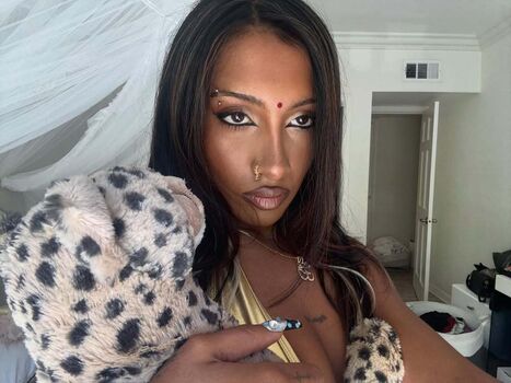Lara Raj