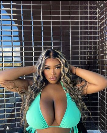 Lola Tasie