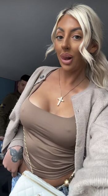 Full leaked Lucyrebeccaofficial private onlyfans photo