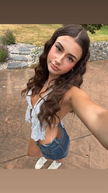 Mikayla Campinos