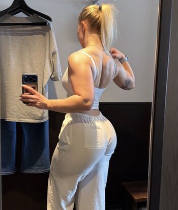 Full leaked Mommymewtwo private onlyfans photo
