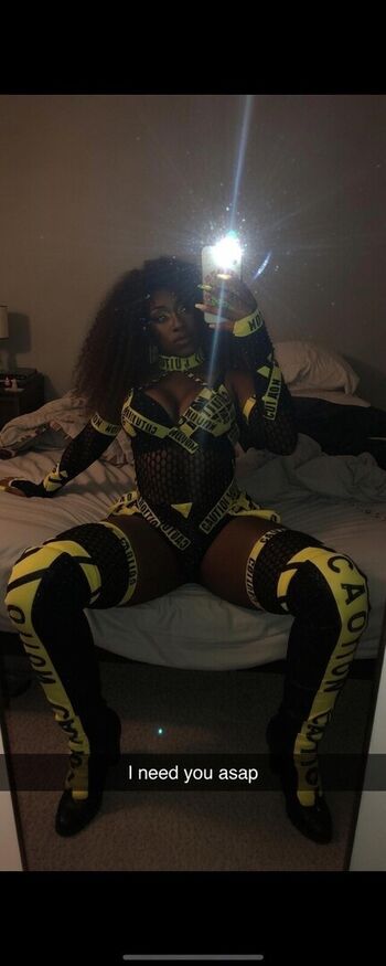 Naomi Wwe
