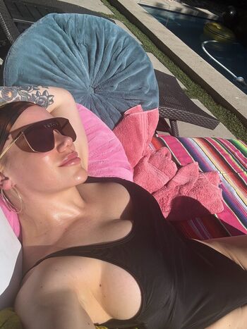 Taya Valkyrie
