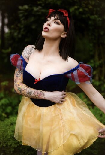WatchGirlsPlay